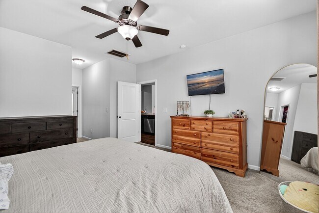 Building Photo - Modern 3 Bedroom Home Near Beaches & Boat Ramp