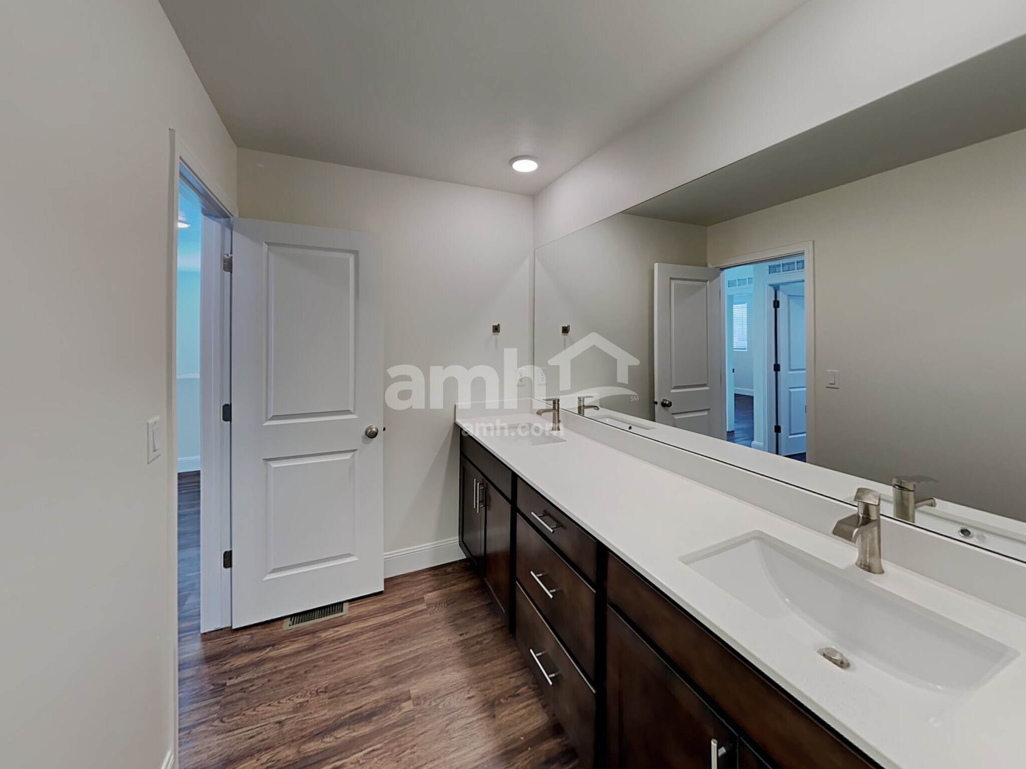 Building Photo - 3324 Fields Ave