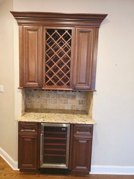 Building Photo - 12 Jared Ct