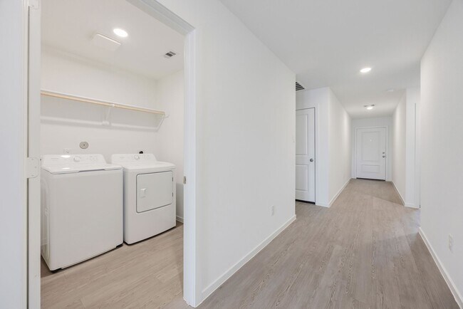 Building Photo - 25625 Rose Creek Dr