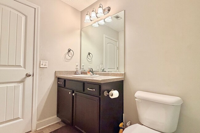 Building Photo - 44 Mount Vernon Ter
