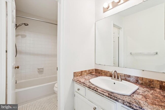 Building Photo - 8258 Cedar Landing Ct