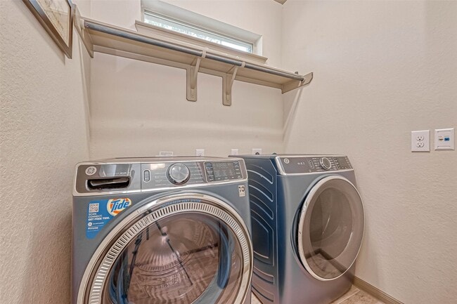 Building Photo - 127 Teralyn Grv Lp