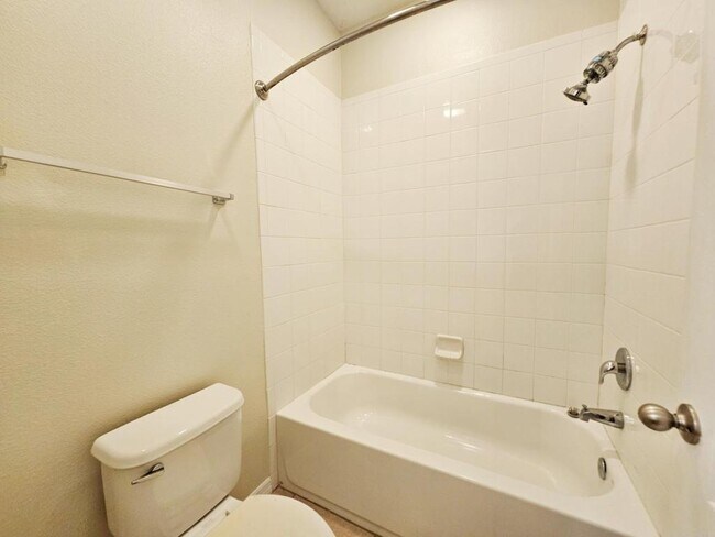 Building Photo - 12754 Garridan Ave