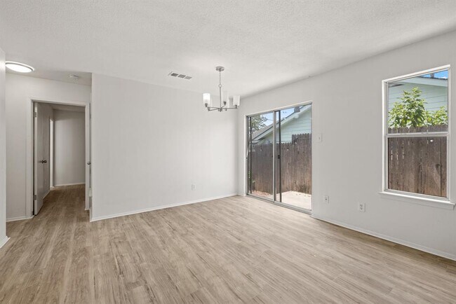 Building Photo - 2401 Singletree Ave