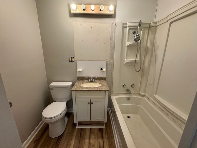 Building Photo - 1006 N 12th St