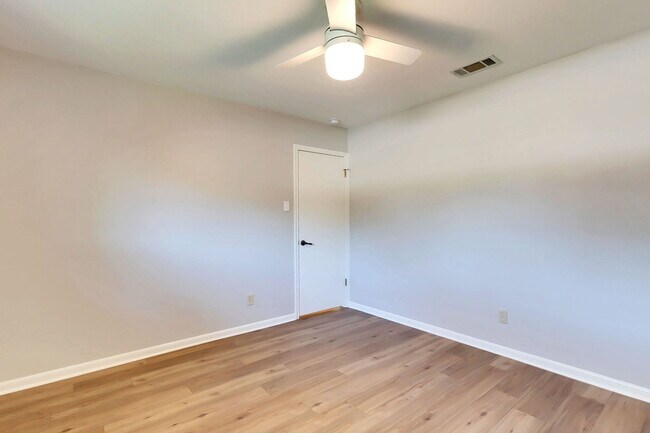 Building Photo - 5309 Beckett Cir