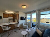 Building Photo - 189E - CS