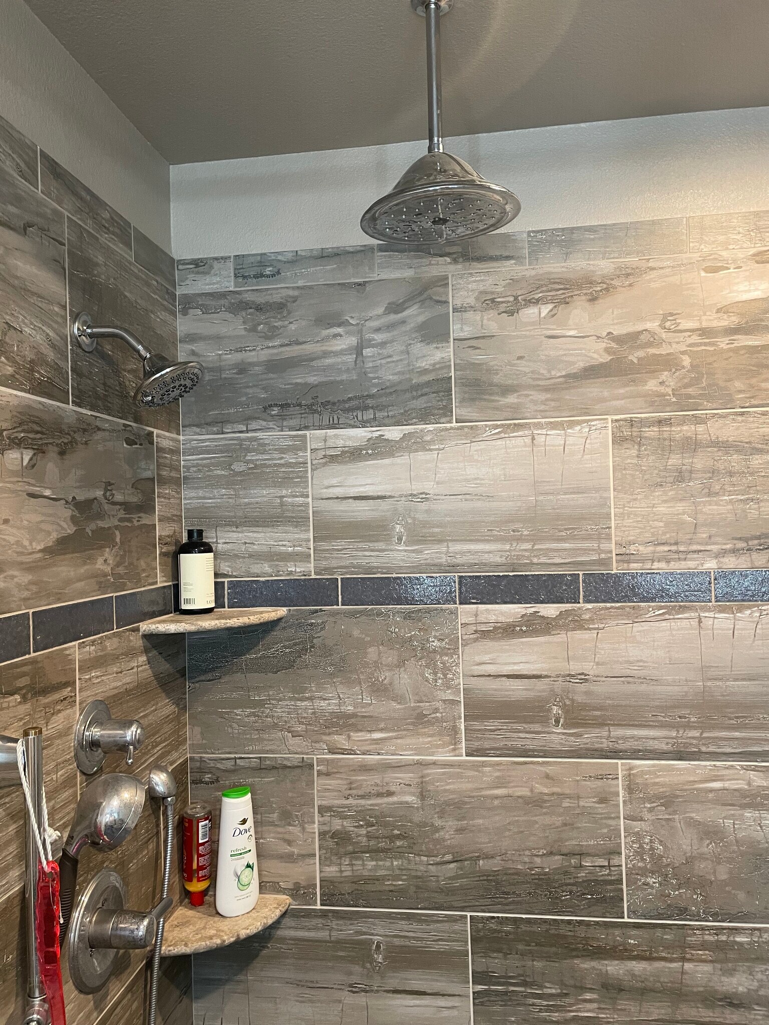 Private bath - 2120 Lara Dr