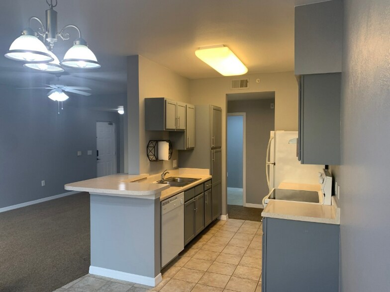 Building Photo - 7915 Preserve Cir
