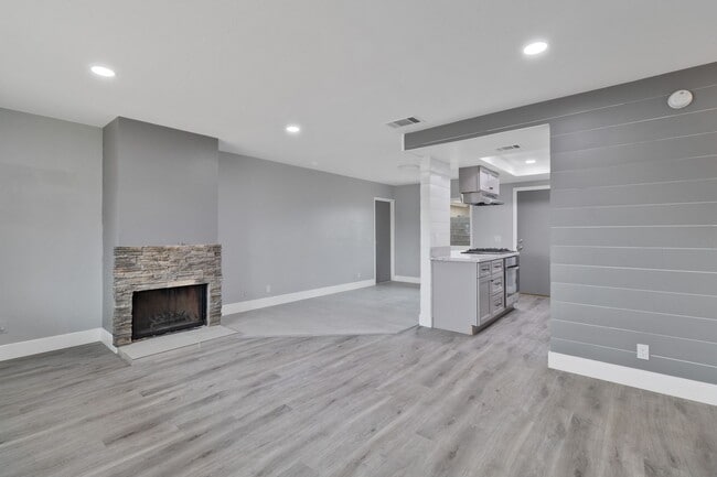 Building Photo - Moh116