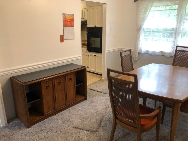 Building Photo - 1606 Daniels Run Rd NE