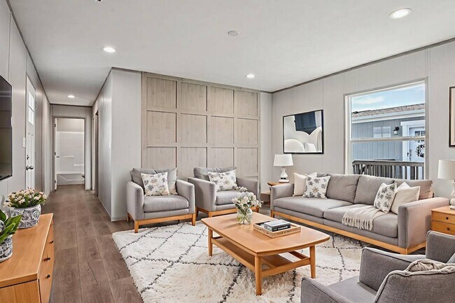 Building Photo - 1632 American Dr