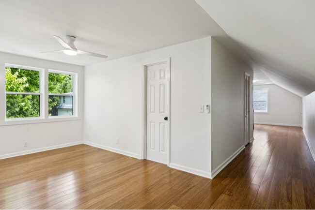 Building Photo - 1332 Columbia Ave