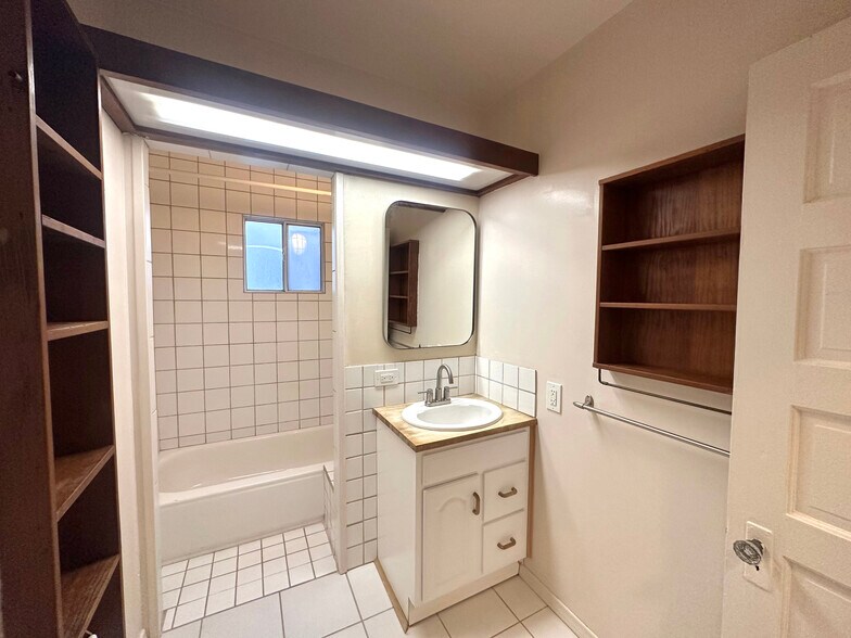 Building Photo - 228 San Juan Ave