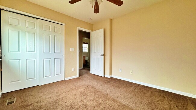 Building Photo - 663 Millet Cir