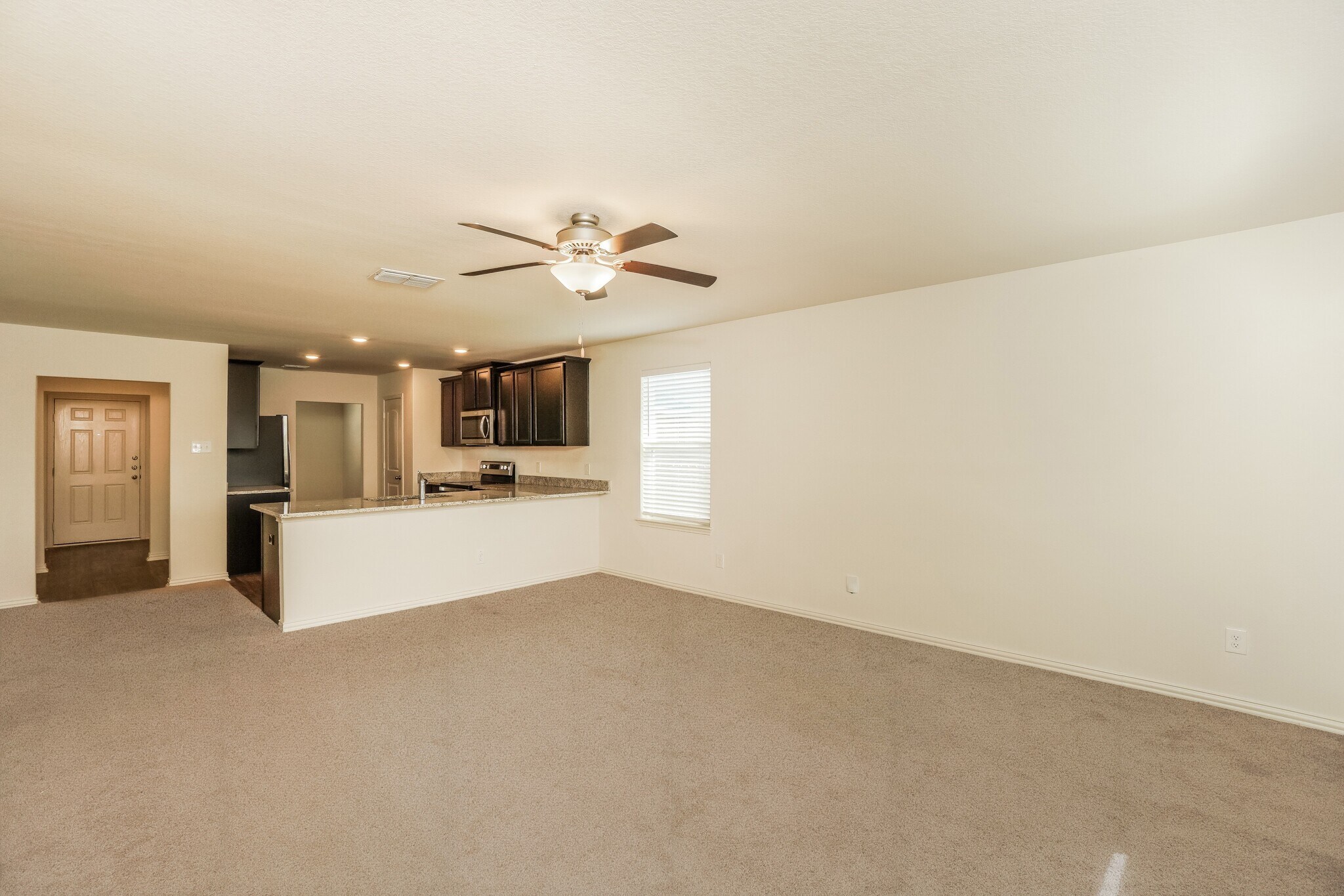 Building Photo - 7206 Lazy Cyn