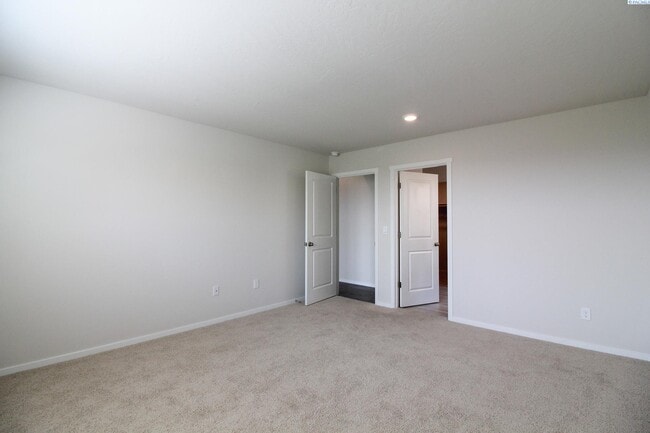 Building Photo - 4 Bed/2 Bath Home in West Pasco