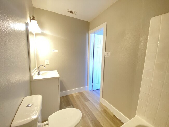 Building Photo - Charming 4-bedroom, 2-bathroom home in Fort Worth, TX!