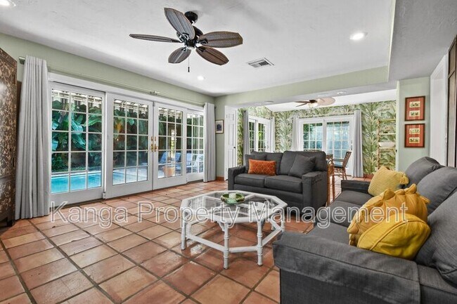 Building Photo - 194 Almeria Rd