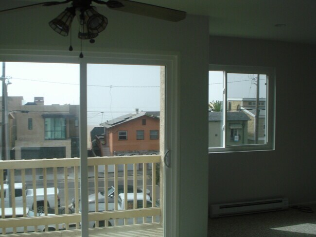 Building Photo - OCEAN VIEW 2 BDRM 2 BA CONDO FOR LEASE