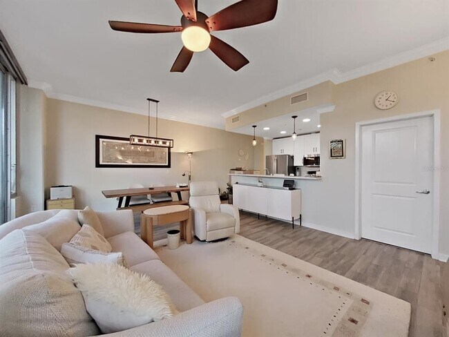 Building Photo - 777 N Ashley Dr