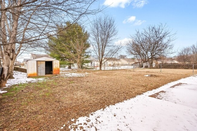 Building Photo - 1042 Shadow Ridge Ave