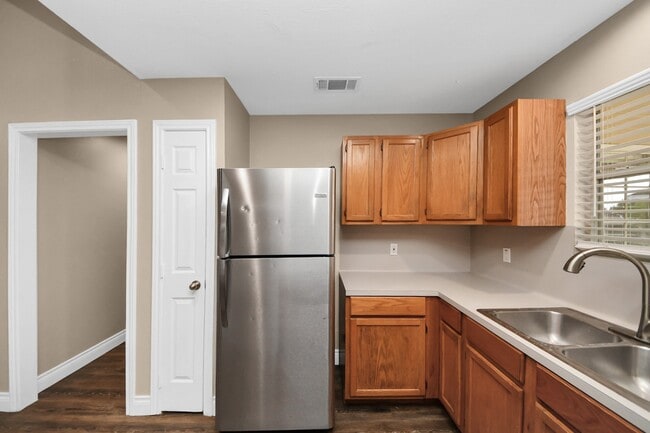 Building Photo - 1163 Lovett St