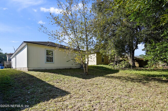 Building Photo - 8431 India Ave