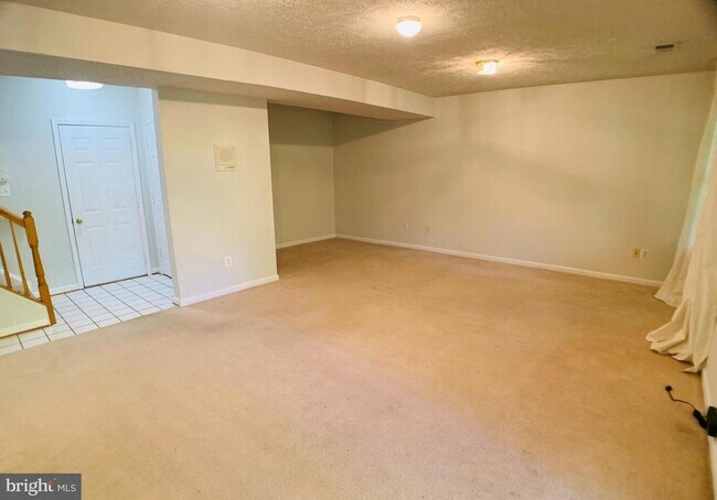 Building Photo - 10496 Courtney Dr