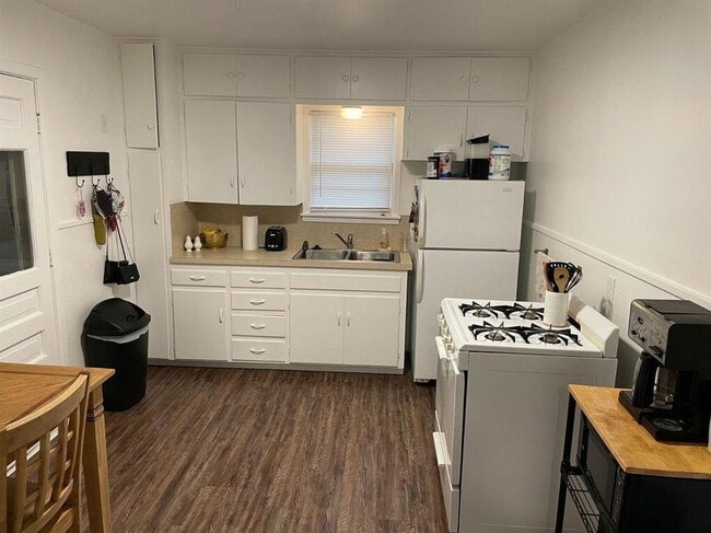 Building Photo - 3203 33rd St