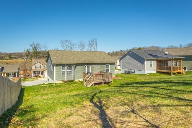 Building Photo - Beautiful Soddy Daisy Home!