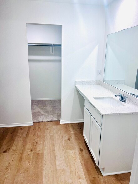 Building Photo - 144 Jonathan Dr
