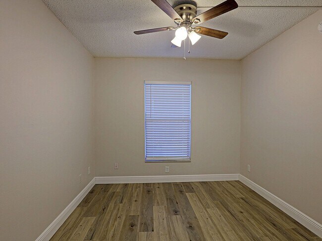 Building Photo - Mystic Gardens 5309-905