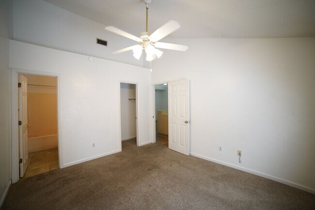 Building Photo - 6315 S Placid Pl