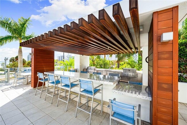 Building Photo - 1155 N Gulfstream Ave