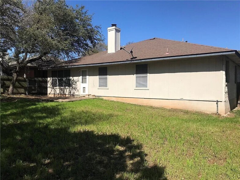 Building Photo - 1204 Machado Rd