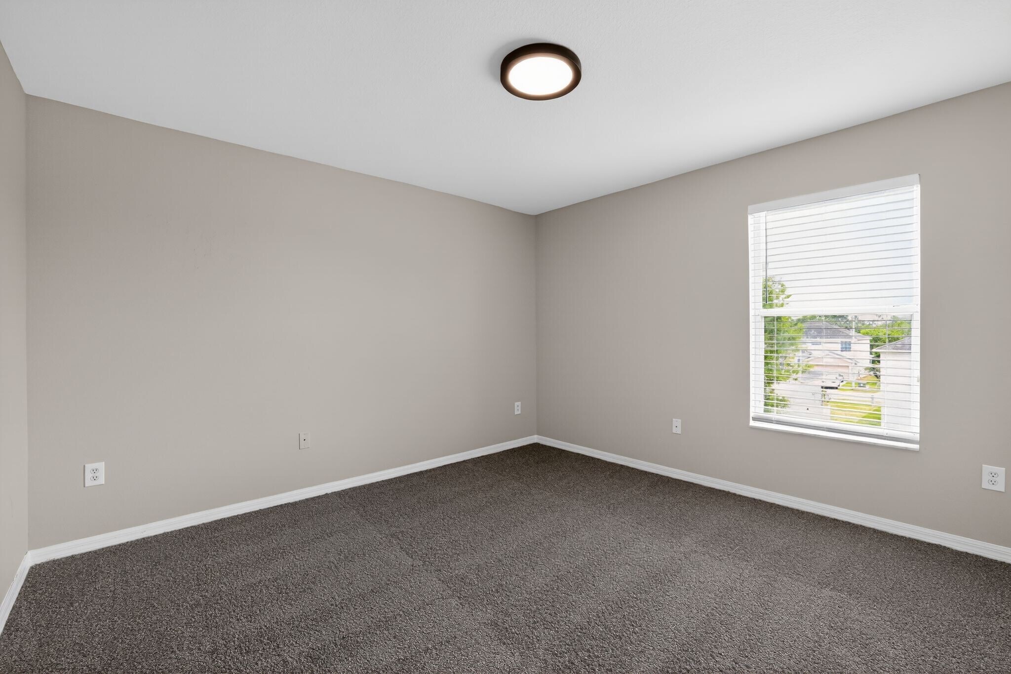 Building Photo - 10629 Shady Preserve Dr