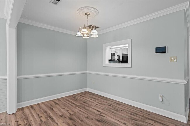 Building Photo - 345 Middle Oaks Dr