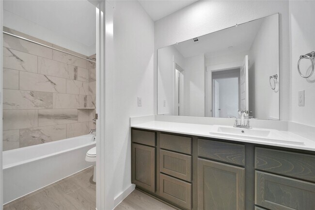 Building Photo - 11915 Carvalho Dr