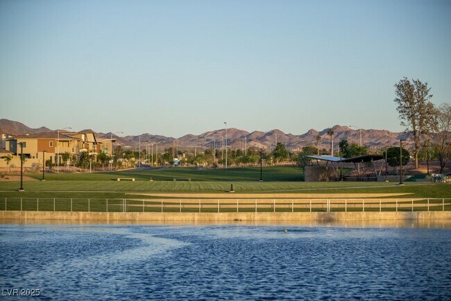 Building Photo - 517 Crony Ave