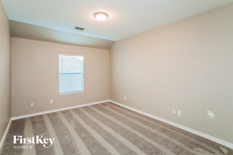 Building Photo - 12721 Carpenter Ln