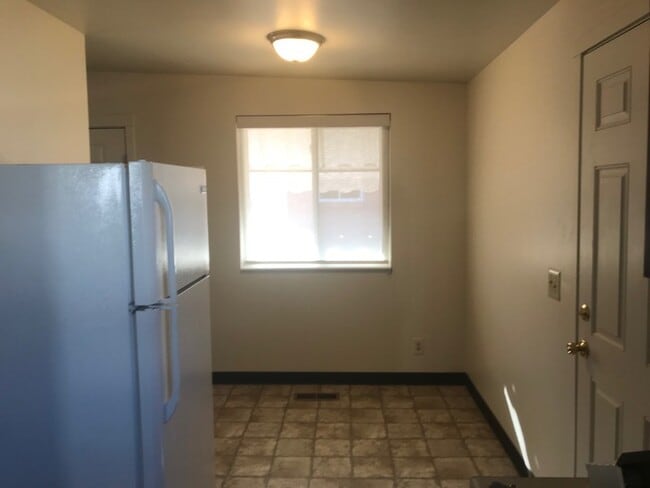 Building Photo - 540 E 200 N