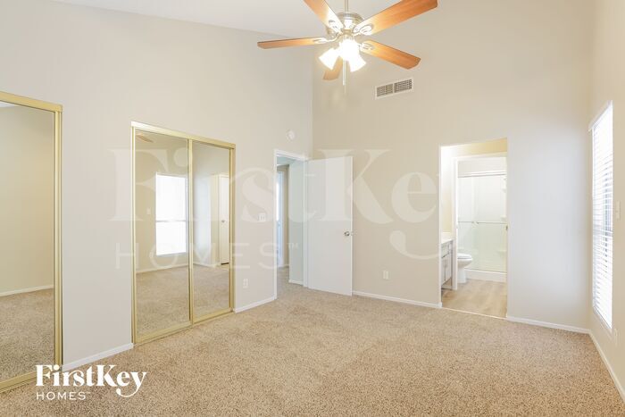 Building Photo - 4161 N Overbrook Dr