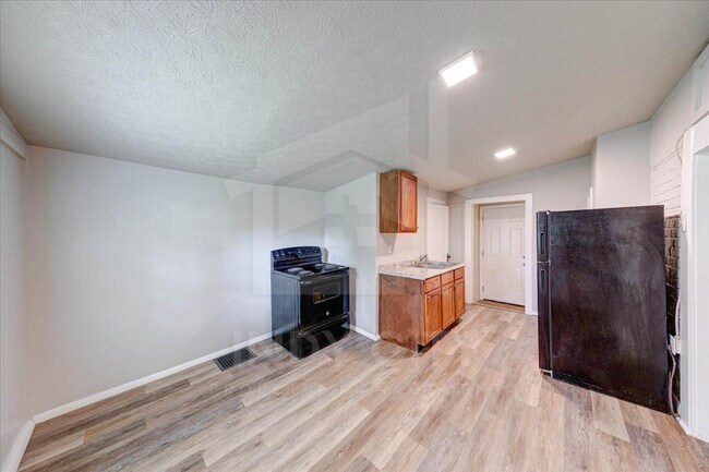 Building Photo - 4406 Kingsley Dr