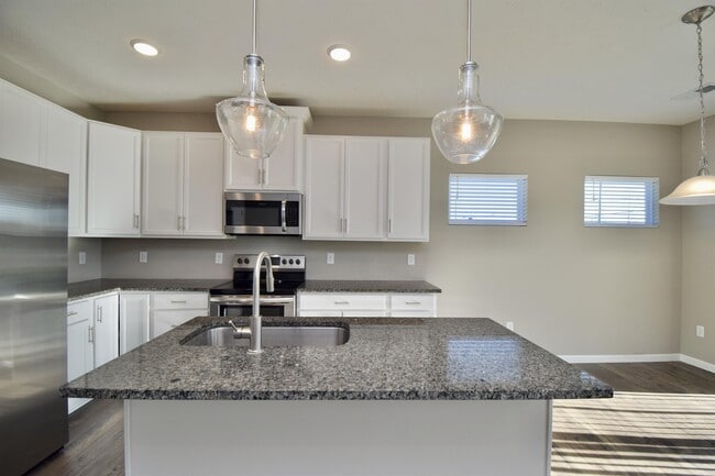 Building Photo - 1601 Ashbury Ct