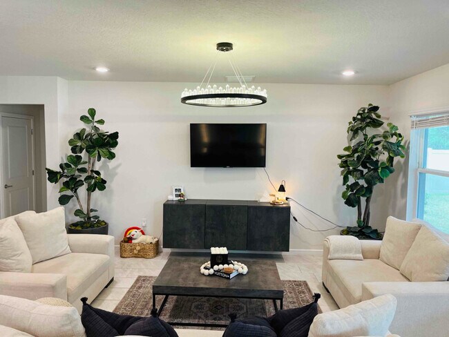 Building Photo - 30572 Thunderbird Dr
