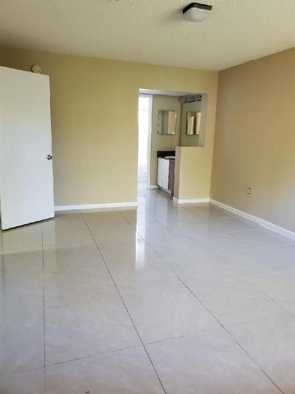 Building Photo - 771 N Pine Island Rd