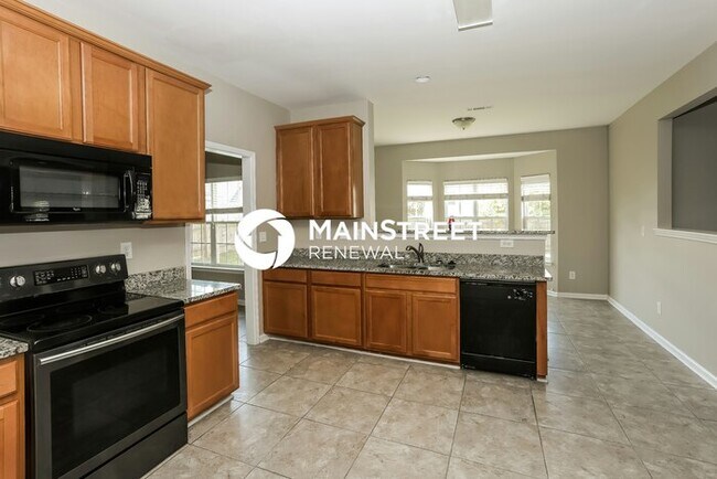 Building Photo - 4 Bedroom Pet-Friendly Home in Charlotte, NC with Main Street Renewal