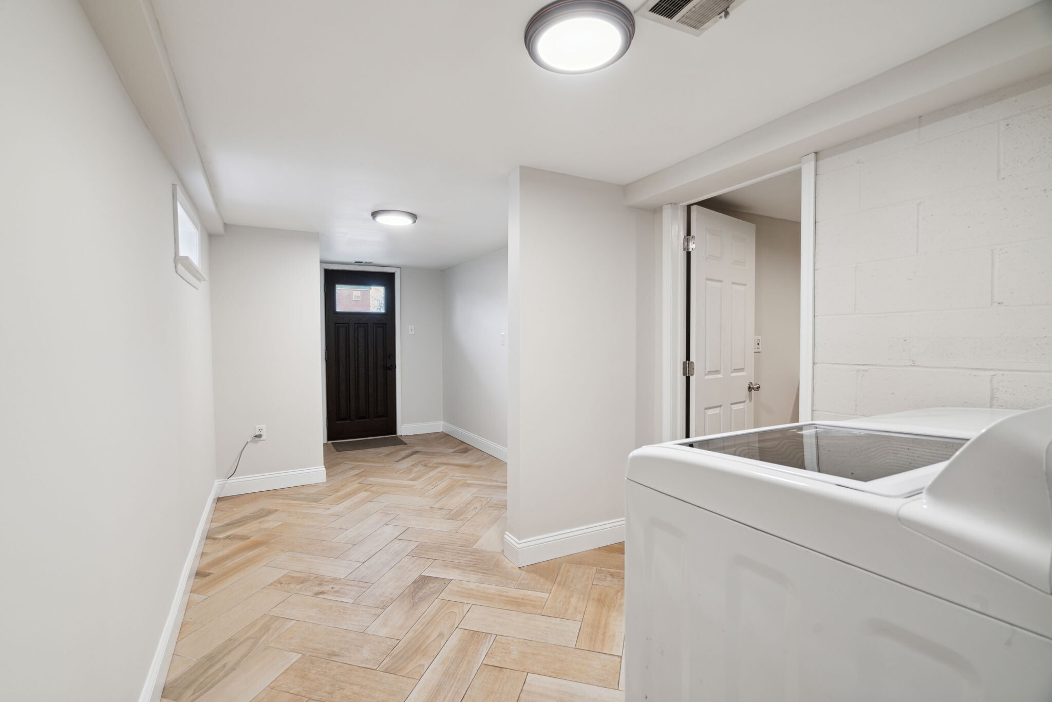 Basement - 100 Rennard Ter